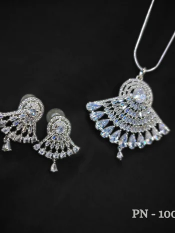 Pendant for Women with earrings